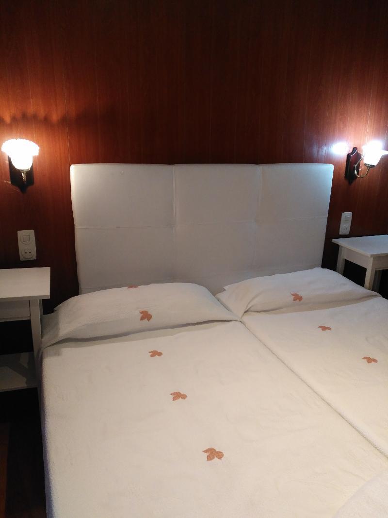Porta De Nuria Guest house 2*